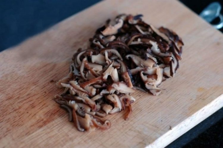 Nấm hương thái sợi